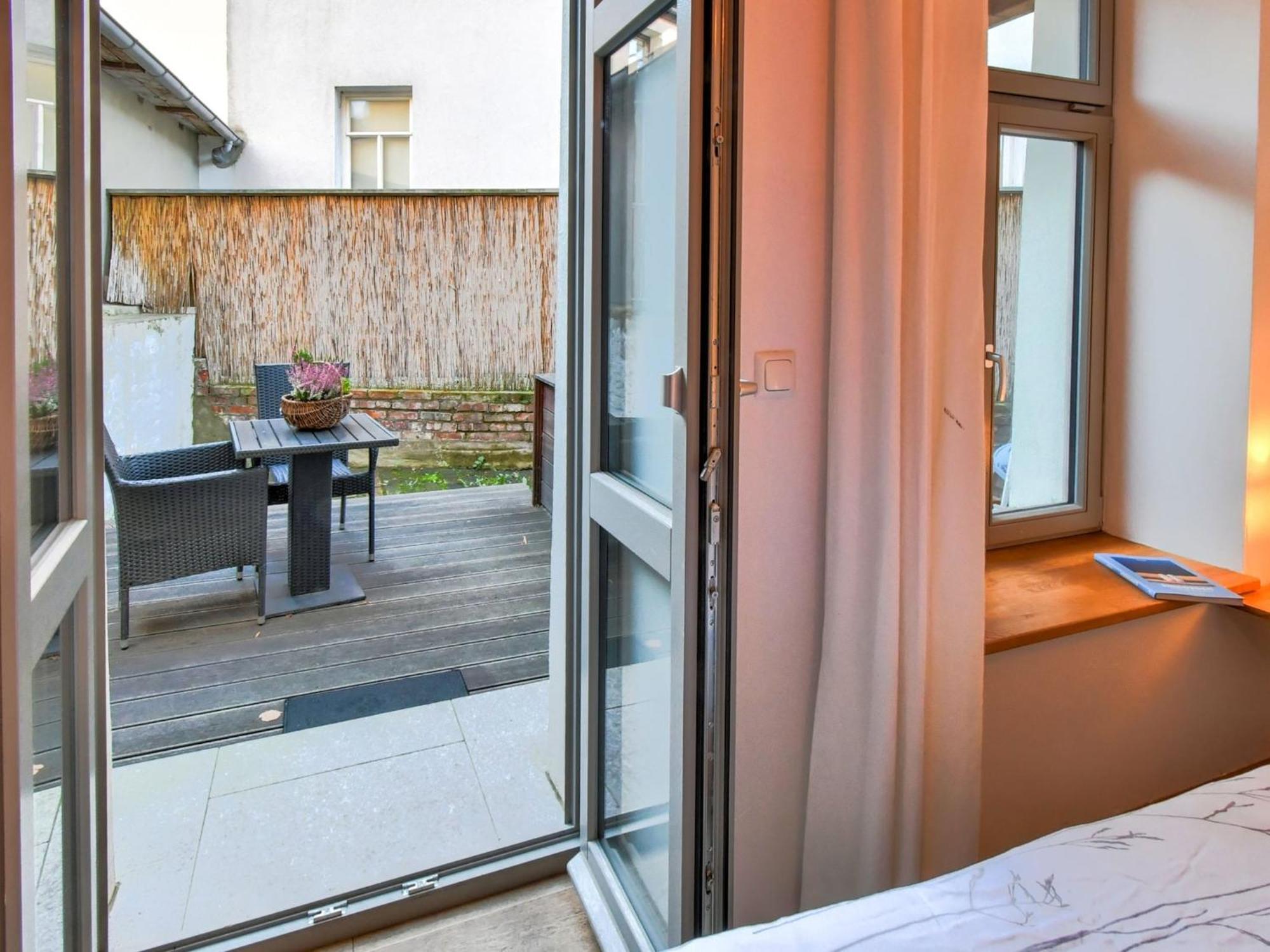 Modern In With Private Terrace Apartment